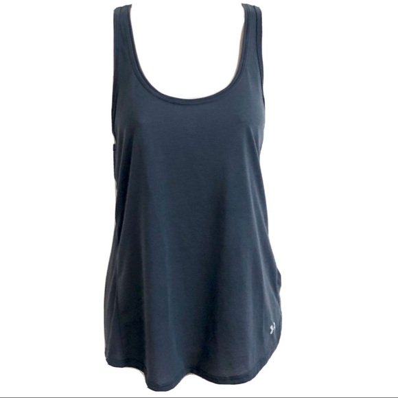 Under Armour Tops - UA lightweight scoop neck racerback tank top M